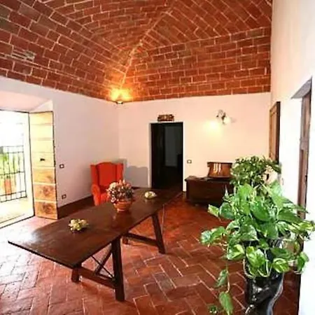 Favolosa In Toscana * 루치냐노